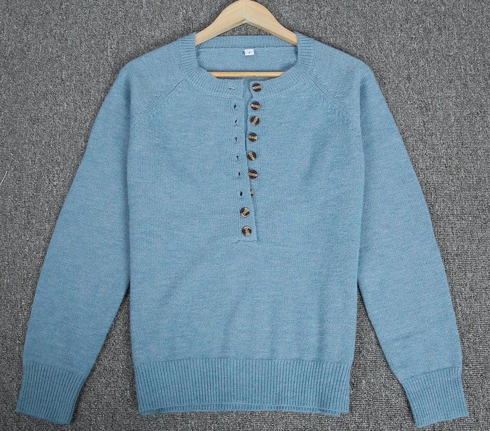 Himmelblauer Pullover Mit V-ausschnitt Und Knopfleiste