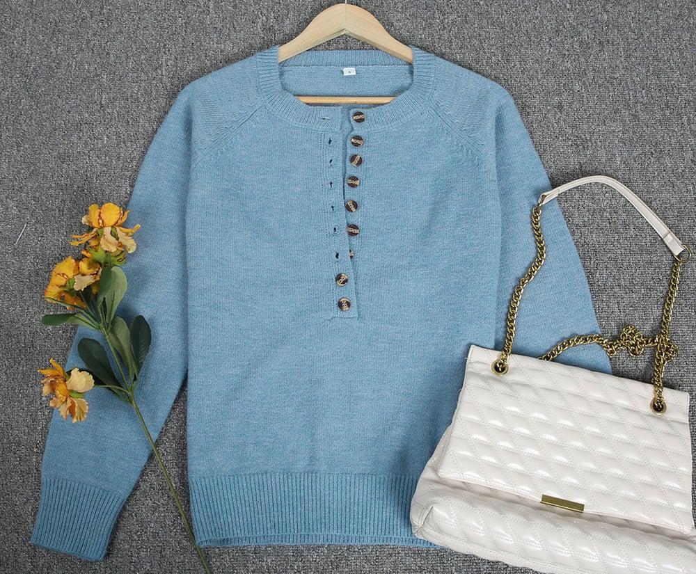 Himmelblauer Pullover Mit V-ausschnitt Und Knopfleiste