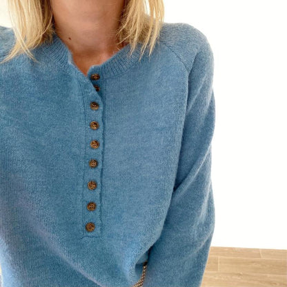 Himmelblauer Pullover Mit V-ausschnitt Und Knopfleiste