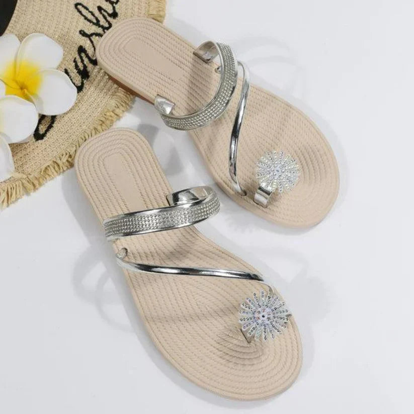 Aislee | sandalen mit einem muster aus schneeflocken