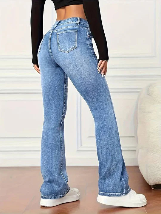 Ausgestellte jeans im vintage-look mit stretch